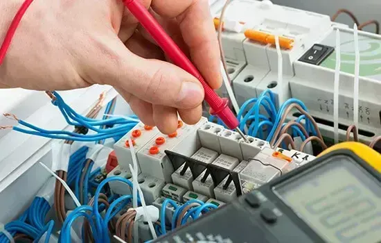 Professional electrician in Peckham